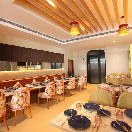The Grand Ambassador Hotel Kottayam Exterior photo