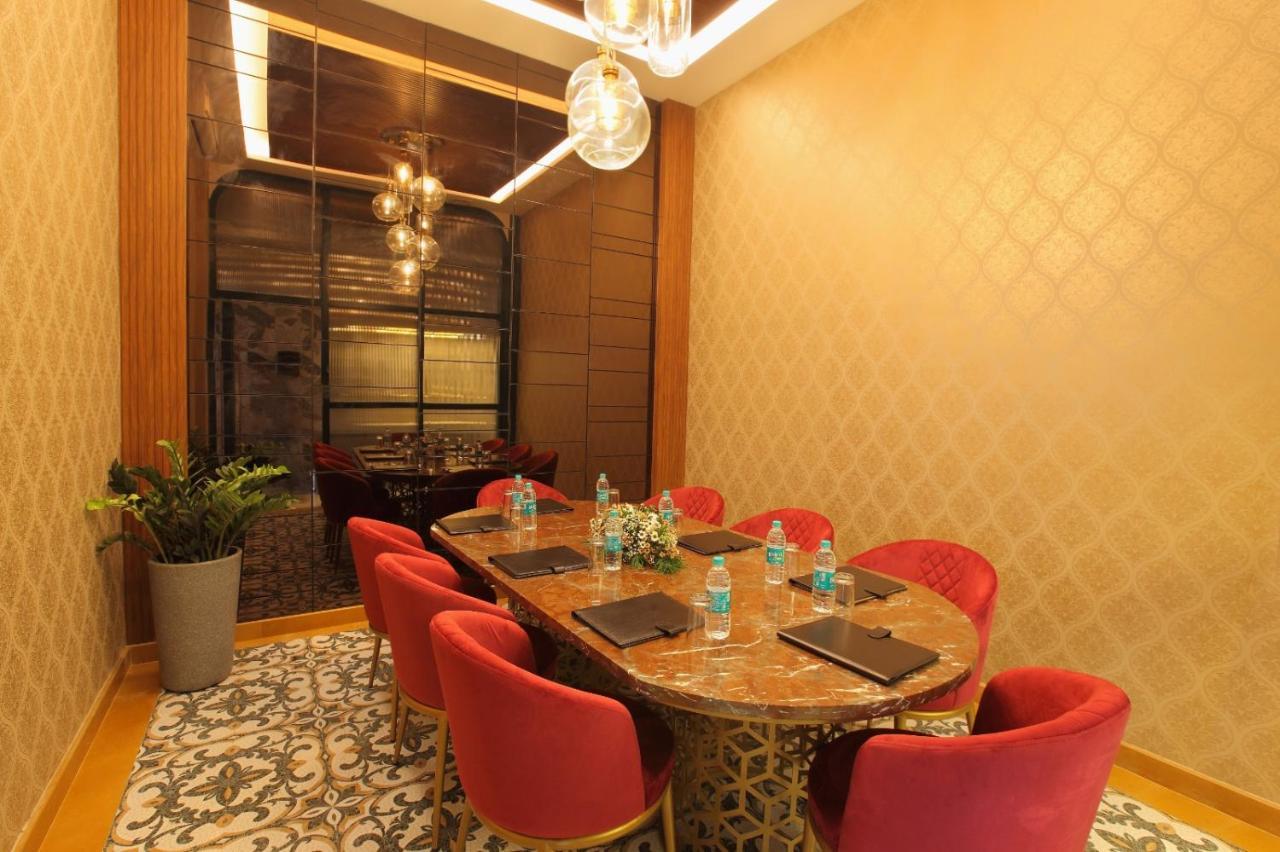 The Grand Ambassador Hotel Kottayam Exterior photo
