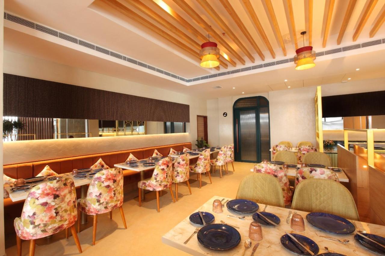 The Grand Ambassador Hotel Kottayam Exterior photo