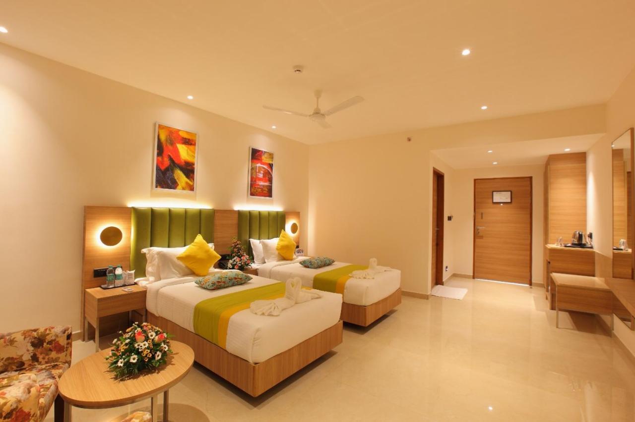 The Grand Ambassador Hotel Kottayam Exterior photo