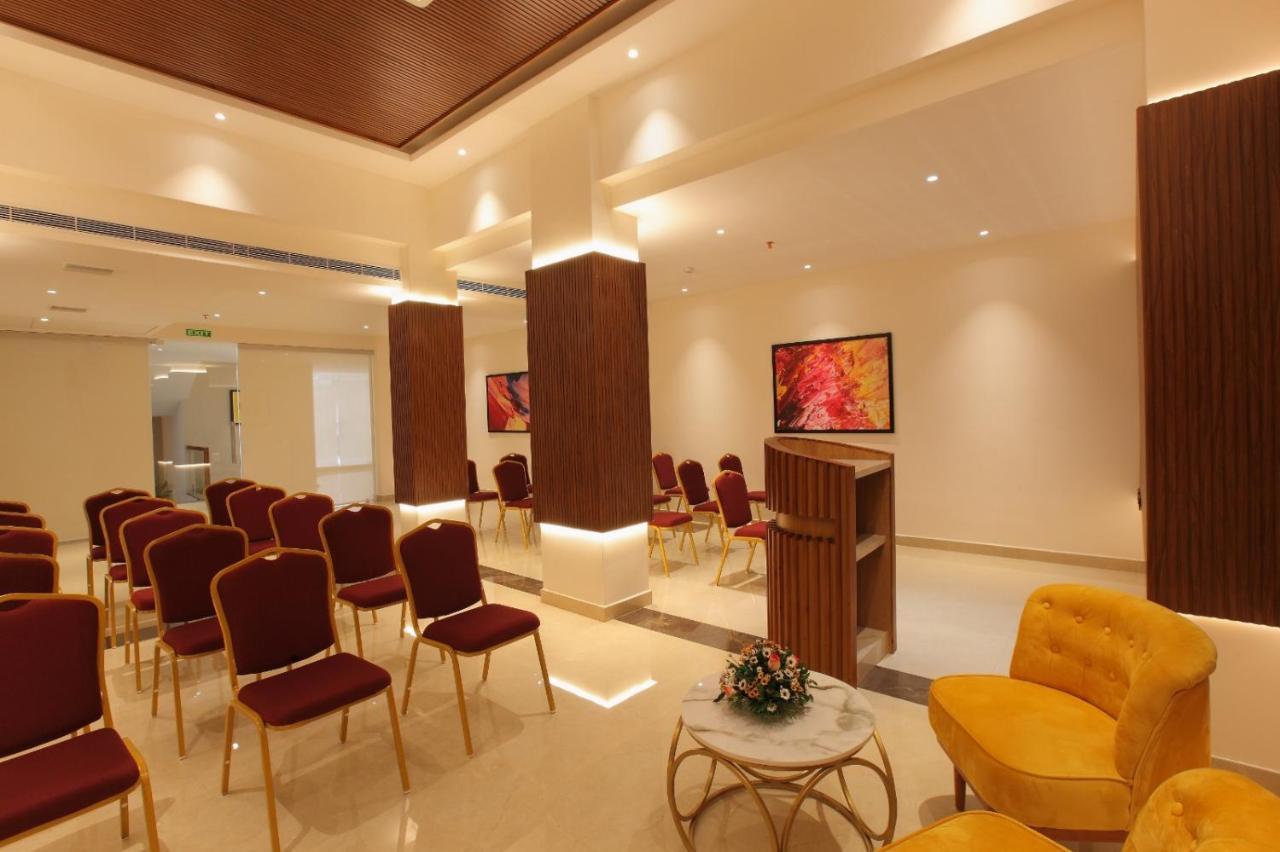 The Grand Ambassador Hotel Kottayam Exterior photo