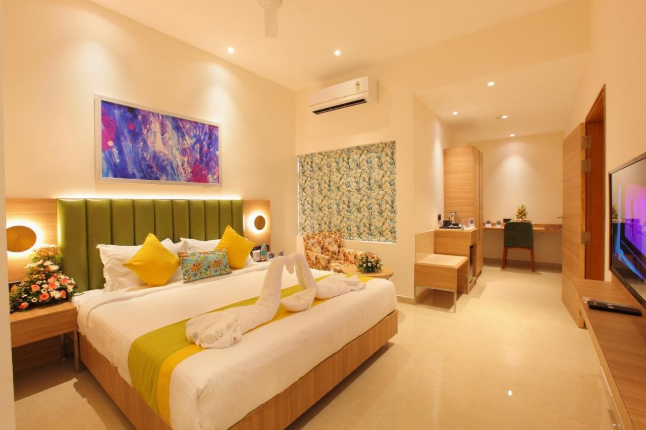 The Grand Ambassador Hotel Kottayam Exterior photo